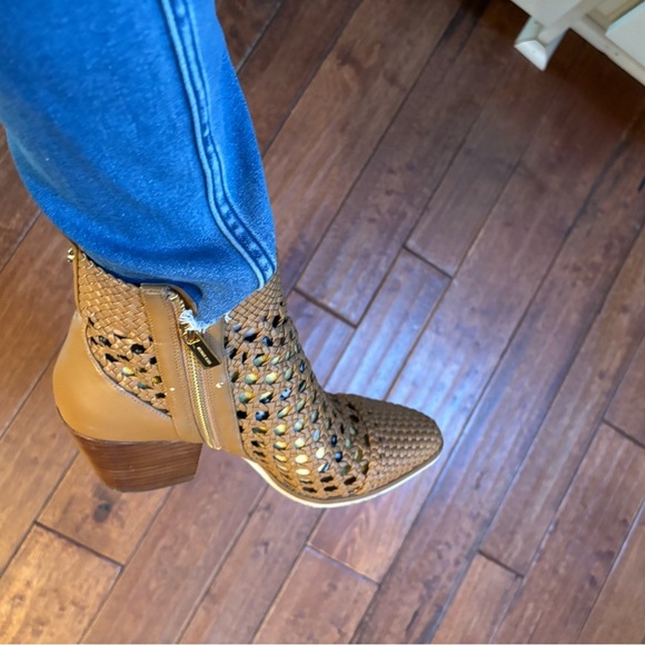 MICHAEL MICHAEL KORS Augustine Woven Ankle Boot Size 8.5 MSRP: $250.00 - Picture 5 of 8